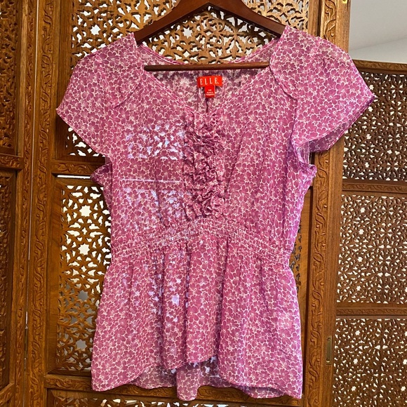 🚺 📐Elle sheer purple floral top with front ruffle - Picture 1 of 9